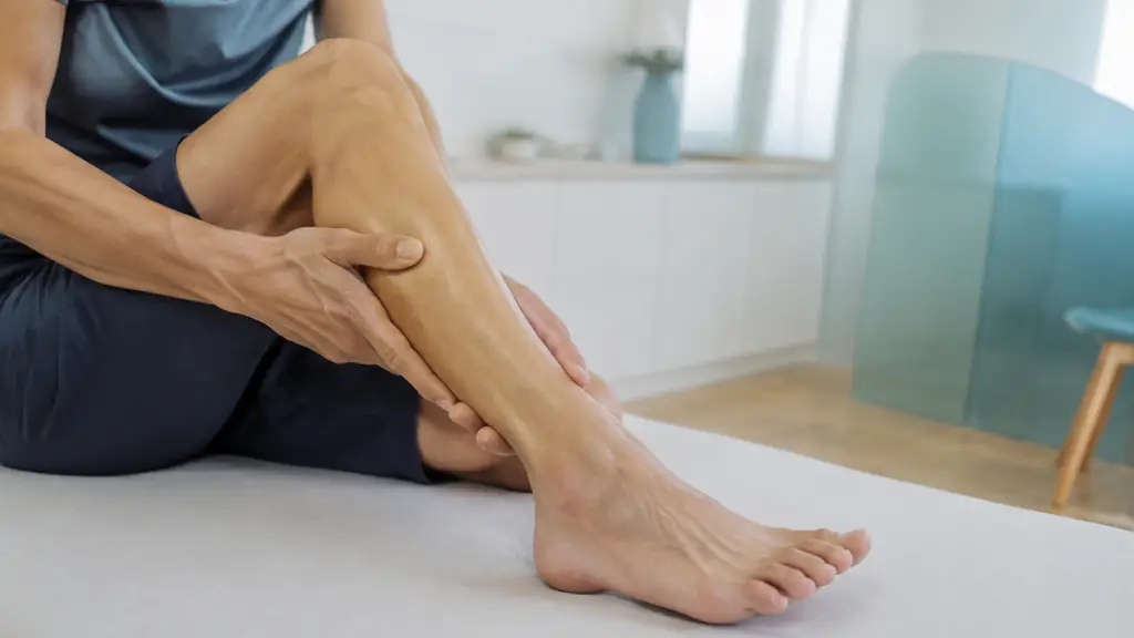 Jambes lourdes : quel massage essayer et quand consulter ?